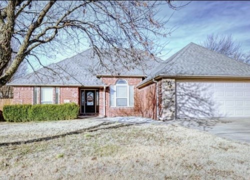 211 Essex Way, Centerton AR