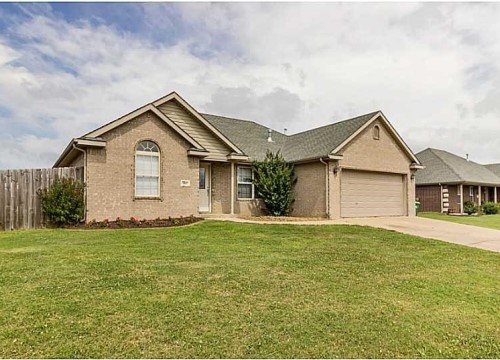 560 Tamarron Drive, Centerton AR