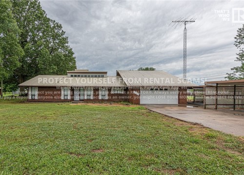 3311 W Howard Nickell Road, Fayetteville AR