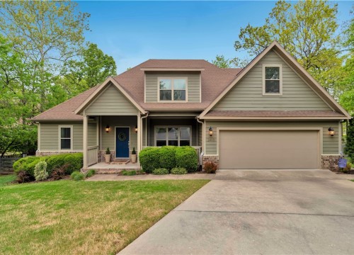 2410 E Twin Oaks Court, Fayetteville AR