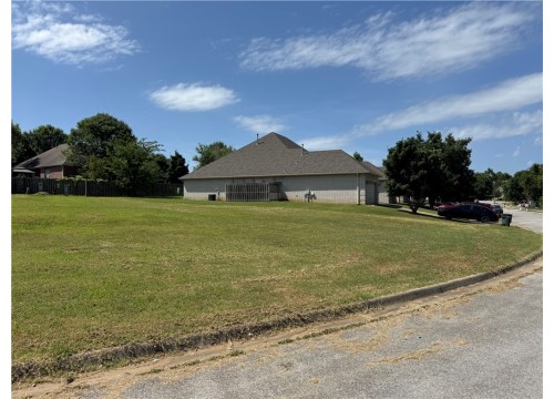 6229-6227 Milliken Bend, Fayetteville AR