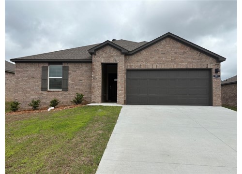 352 Texas Avenue, Farmington AR