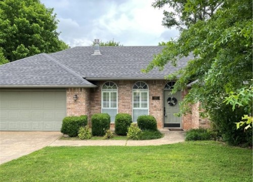 1320 E Ash, Fayetteville AR