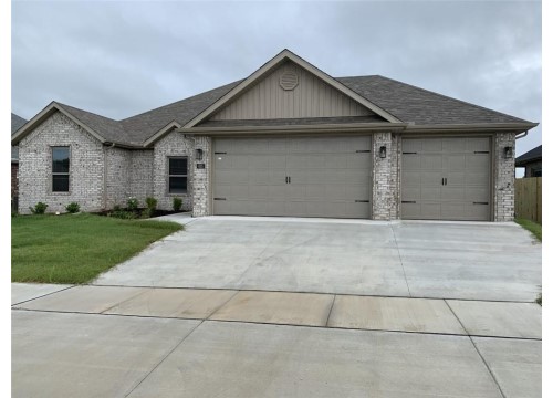 615 N Drewrys Bluff Drive, Fayetteville AR