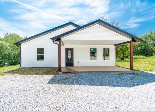 807 Jesse James Road, Pineville MO