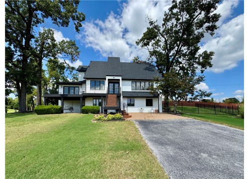 624 Horsebarn Road, Rogers AR