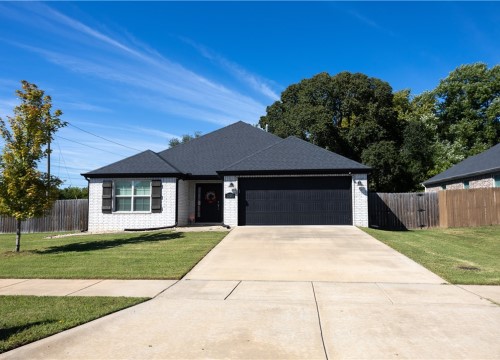1121 N Pershing Street, Fayetteville AR