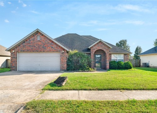 1304 E Courage, Siloam Springs AR