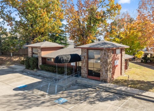 2 Halsted Circle, Rogers AR