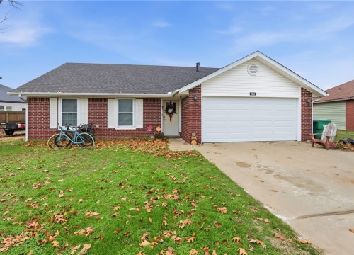 669 Sara Place, Centerton AR