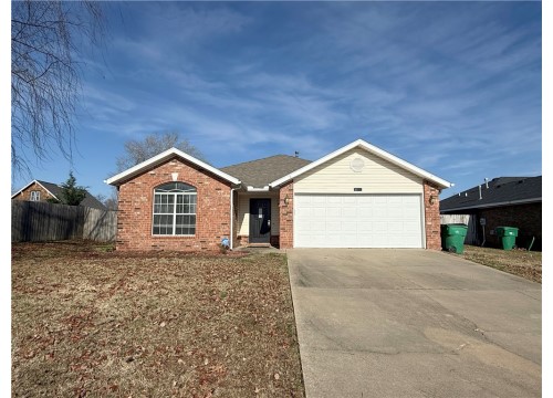 950 Honeysuckle Drive, Centerton AR