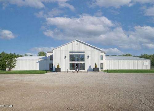 3721 SE Chapel Road,  MO