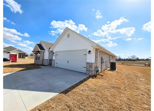 1071 Garrett Lane, Centerton AR