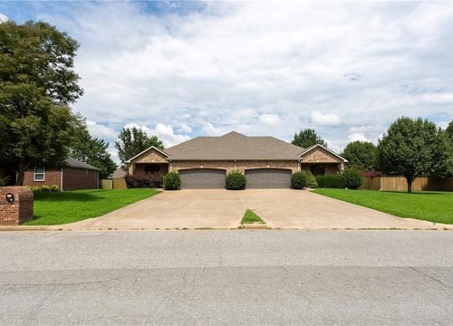 100 Ravenwood Boulevard B, Siloam Springs AR