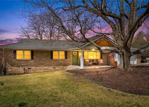 801 Blue Jay Lane, Fayetteville AR