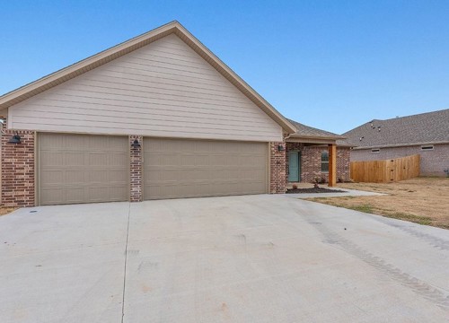 86 N Banner Avenue, Farmington AR