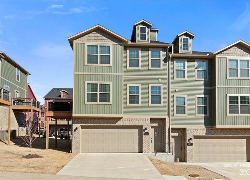 2810 W Auburn Drive, Fayetteville AR