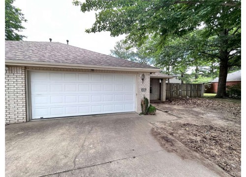 884 N Daisy Lane, Fayetteville AR