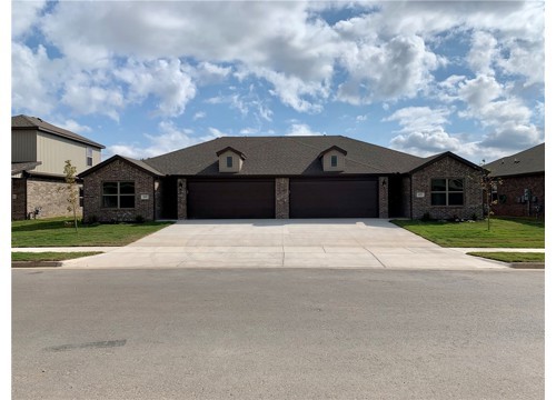 451 Red Robin Street, Centerton AR