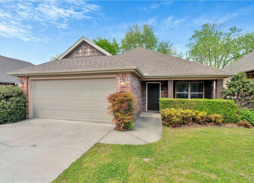 94 E Granada Street, Fayetteville AR