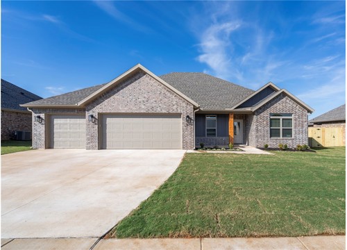 87 N Banner Avenue, Farmington AR