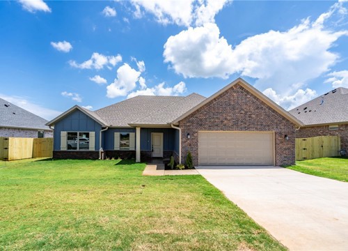 110 N Banner Avenue, Farmington AR