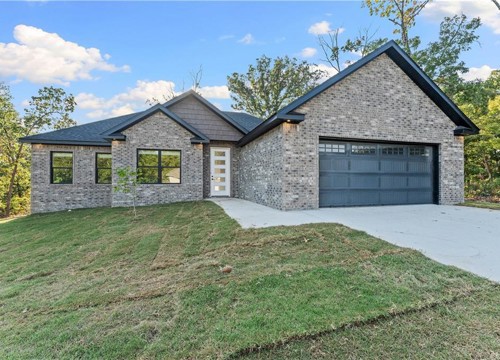 2 Kolman Lane, Bella Vista AR