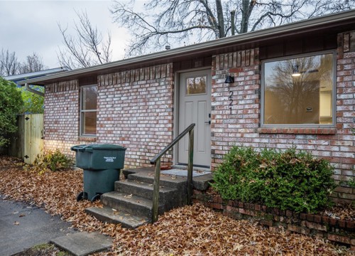 221 E Adobe Street, Fayetteville AR