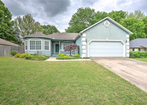 1738 N Hunters Ridge, Fayetteville AR