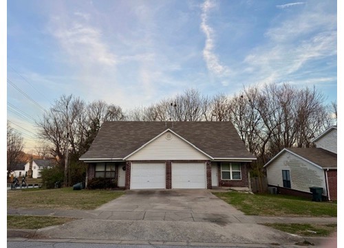 884 S Green Point Trace, Fayetteville AR