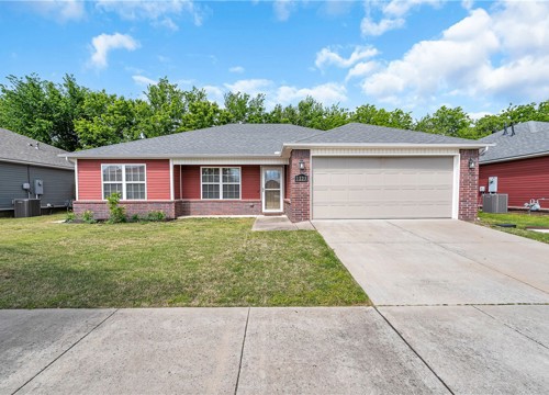 1223 S Springfield Drive, Fayetteville AR