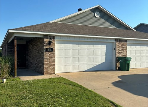 227 E Anabranch Court, Farmington AR