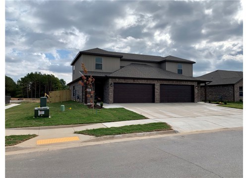 400 Red Robin Street, Centerton AR