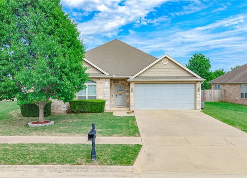 382 N Drewrys Bluff Drive, Fayetteville AR
