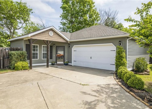 4428 W Bungalow Drive, Fayetteville AR