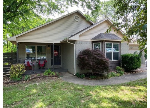 1863 N Hunters Ridge, Fayetteville AR