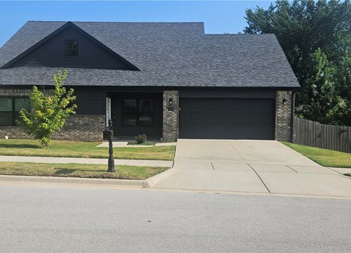 310 W Kinniburgh Drive, Farmington AR