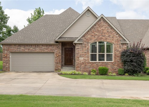 4011 N Meadow View Drive, Fayetteville AR
