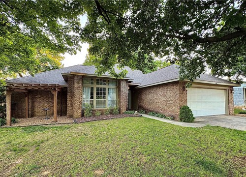 220 Bluff Drive, Lowell AR