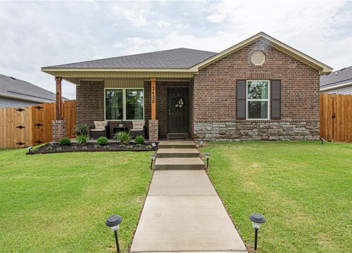 2420 E Illinois Alley, Fayetteville AR