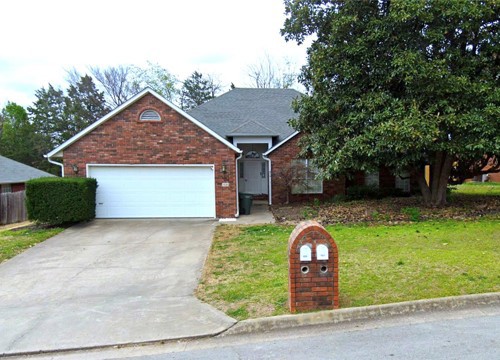 1826 N Glenbrook Place, Fayetteville AR