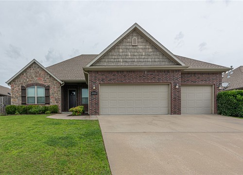 2912 W Featherock Way, Fayetteville AR