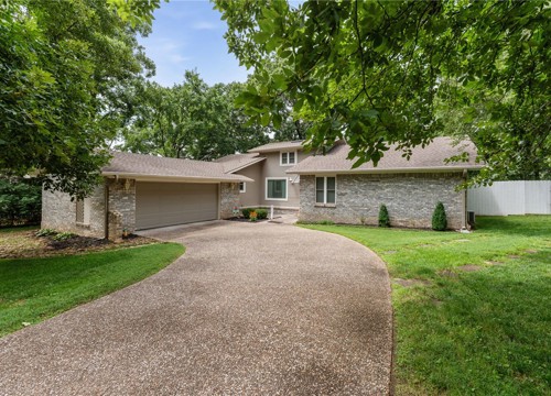 2520 E Gentle Oaks Lane, Fayetteville AR