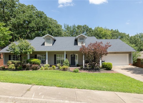 414 Oak Manor Circle, Springdale AR