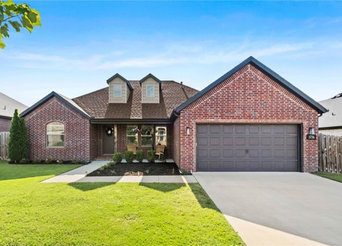 5736 W Cane Hill Drive, Fayetteville AR