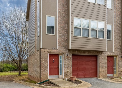 1882 N Scull Creek Drive, Fayetteville AR