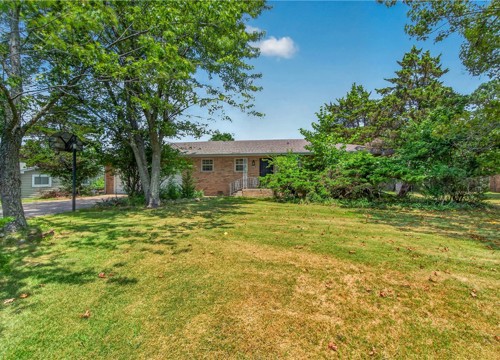 1117 E Ridgeway Drive, Fayetteville AR
