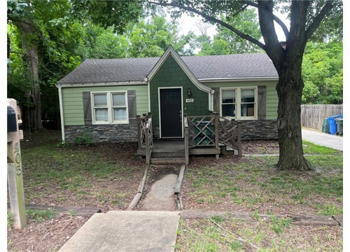 905 N Mission Boulevard, Fayetteville AR