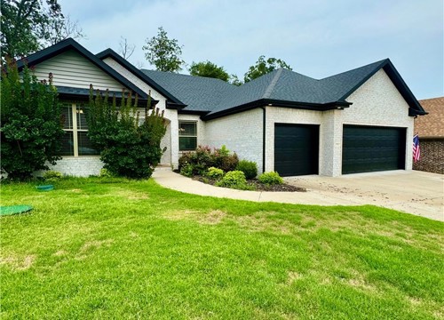 1300 Hickory Street, Cave Springs AR
