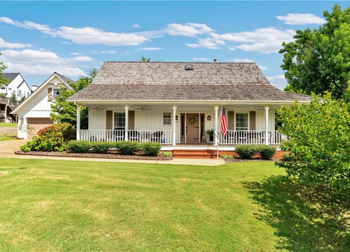 2180 E Camelot Place, Fayetteville AR